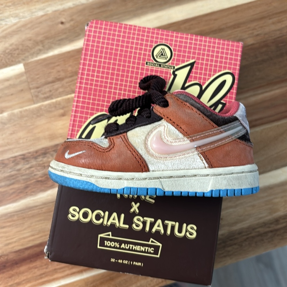 Toddler Dunks - Picture 2 of 5